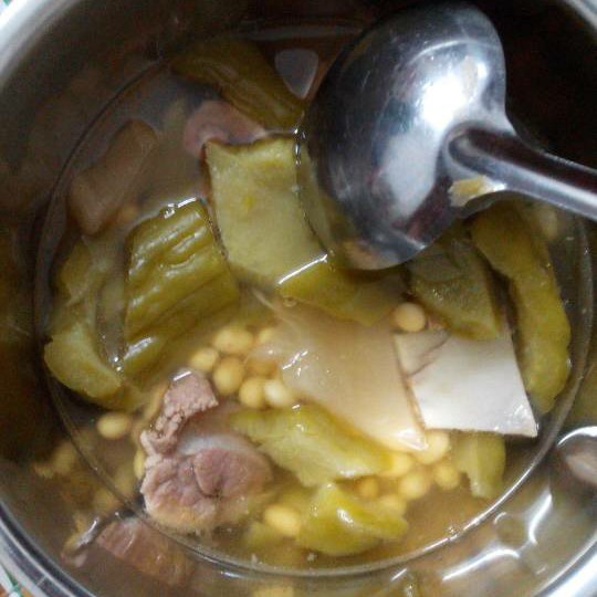 黄豆苦瓜汤 黄豆苦瓜汤