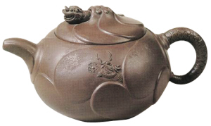 清代紫砂藏品“鱼化龙壶” 清代紫砂藏品“鱼化龙壶”