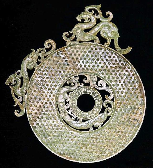 洛阳金村东周天子大墓出土文物-龙环玉璧 洛阳金村东周天子大墓出土文物-龙环玉璧
