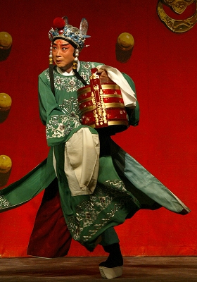 陈少云在《狸猫换太子》中饰演陈琳 陈少云在《狸猫换太子》中饰演陈琳