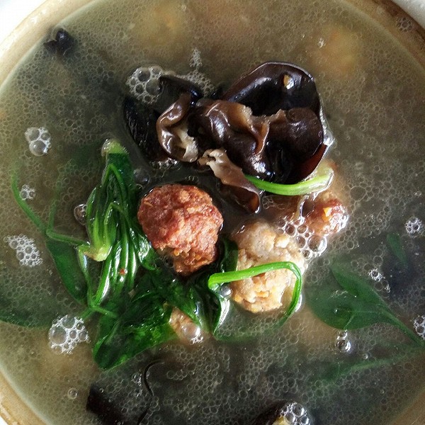 黑木耳冬粉肉丸汤 黑木耳冬粉肉丸汤