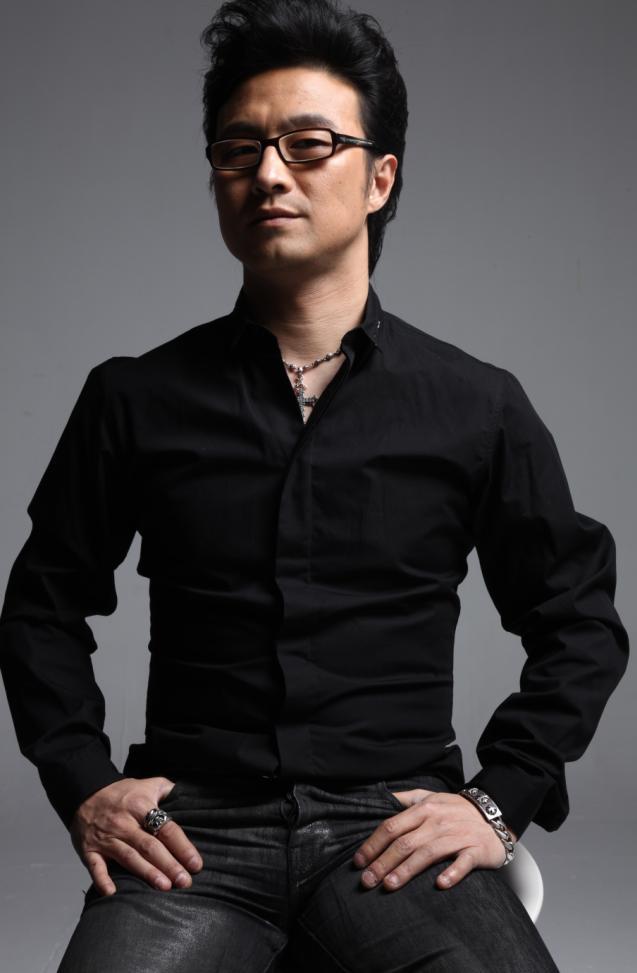 着名摇滚实力歌手——汪峰 着名摇滚实力歌手——汪峰