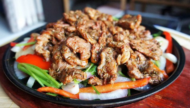 铁板孜然羊肉 铁板孜然羊肉