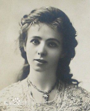 图为人物原型茉迪-亚当斯(Maude-Adams) 图为人物原型茉迪-亚当斯(Maude-Adams)
