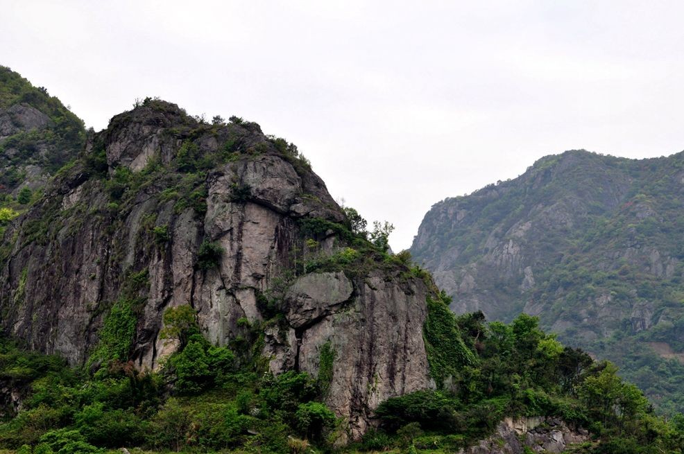 牛卧龙村 牛卧龙村