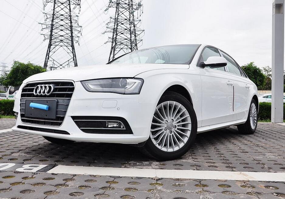 奥迪A4L 35 TFSI 自动舒适型 奥迪A4L 35 TFSI 自动舒适型