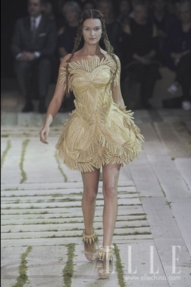 ALEXANDER MCQUEEN 2011年春夏轻礼服 ALEXANDER MCQUEEN 2011年春夏轻礼服