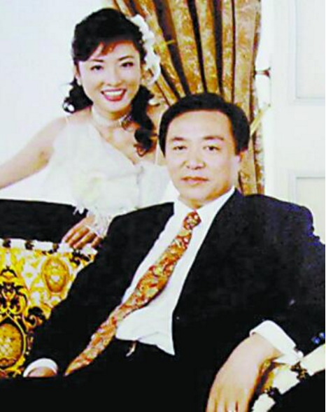 路云(商人,着名主持人周涛的丈夫) 路云(商人,着名主持人周涛的丈夫)