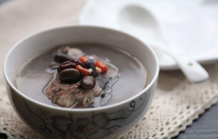 黑豆黄酒瘦肉汤 黑豆黄酒瘦肉汤