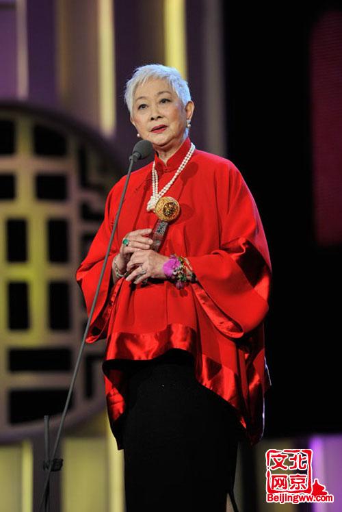 卢燕(演员、製片人、影片策划及解说配音)