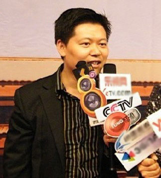 出品人及总製片人季鹤群接受媒体採访 出品人及总製片人季鹤群接受媒体採访