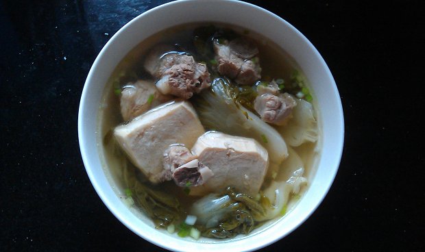 冻豆腐排骨汤 冻豆腐排骨汤