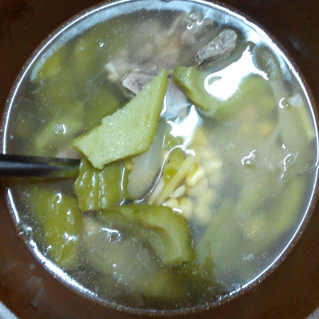 黄豆苦瓜汤