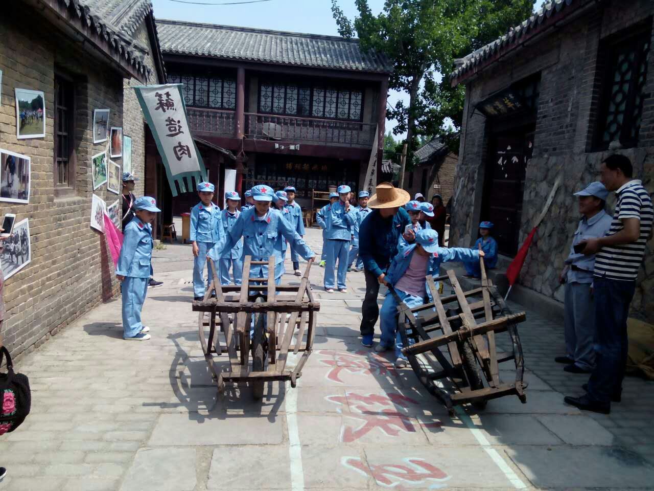 景区内丰富多彩的活动 景区内丰富多彩的活动