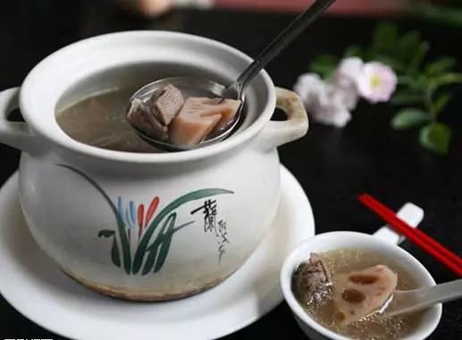 莲藕煲鸭汤 莲藕煲鸭汤