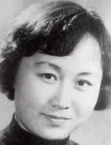 李真(长春电影製片厂配音演员兼译製导演) 李真(长春电影製片厂配音演员兼译製导演)