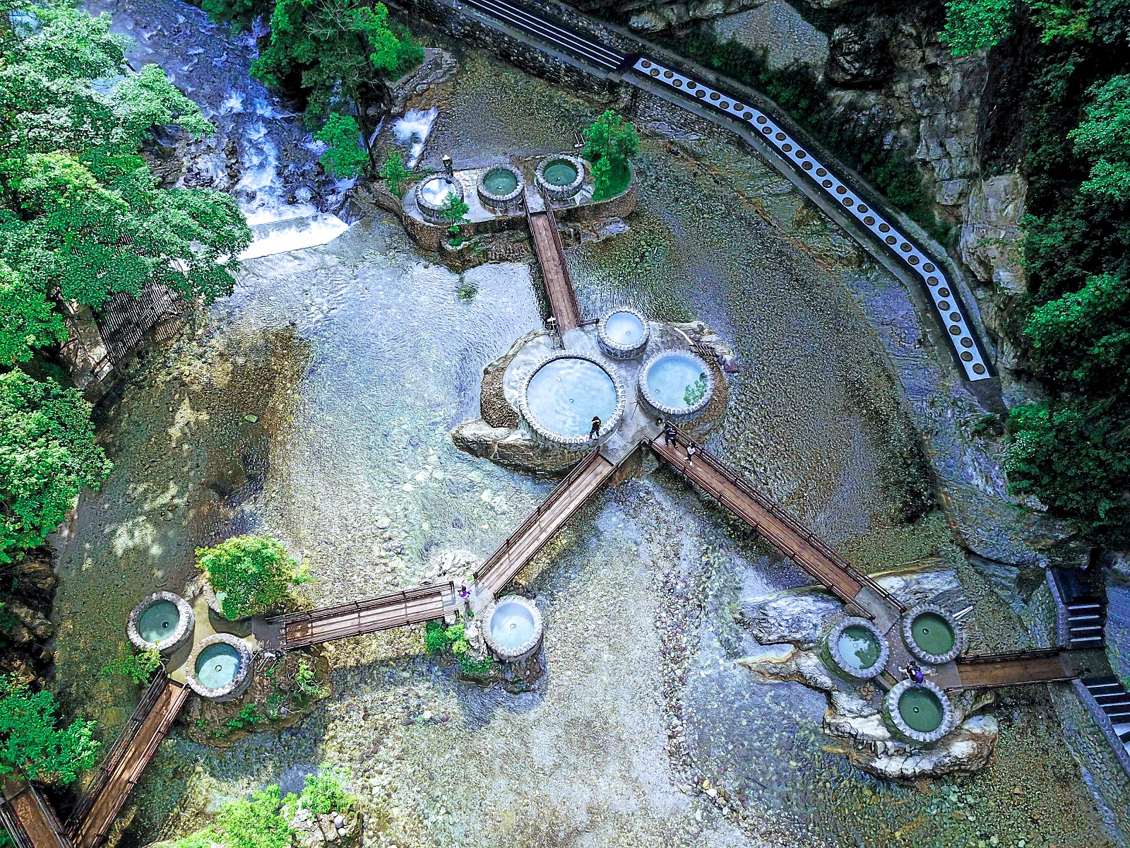 世界唯一的温泉群岛 世界唯一的温泉群岛