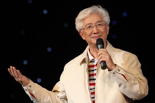 陈铎(着名主持人、朗诵艺术家) 陈铎(着名主持人、朗诵艺术家)