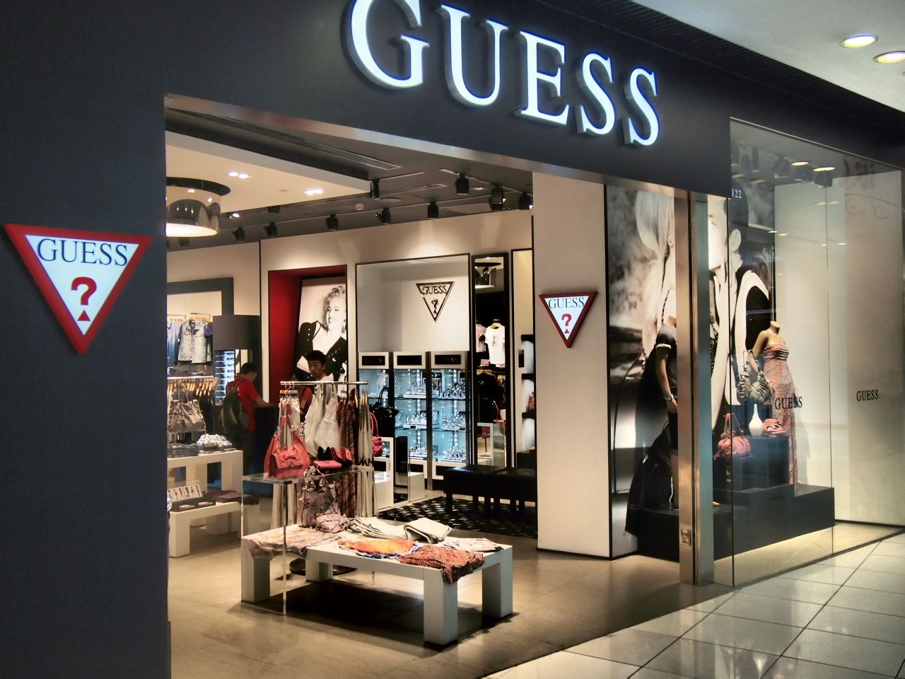 GUESS(盖尔斯) GUESS(盖尔斯)
