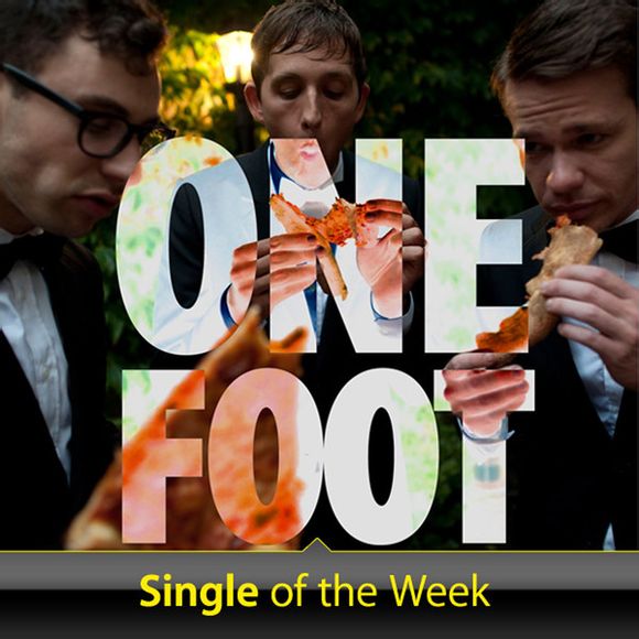 One Foot单曲封面 One Foot单曲封面