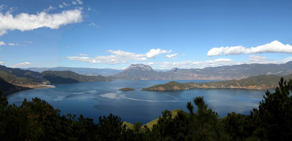泸沽湖全景 泸沽湖全景