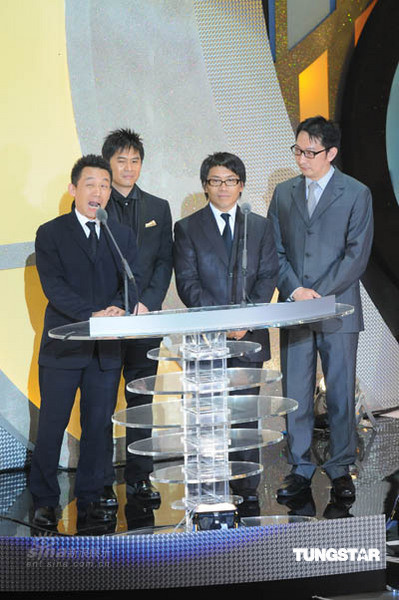 43届金钟奖颁奖礼 郭子乾(左一) 43届金钟奖颁奖礼 郭子乾(左一)