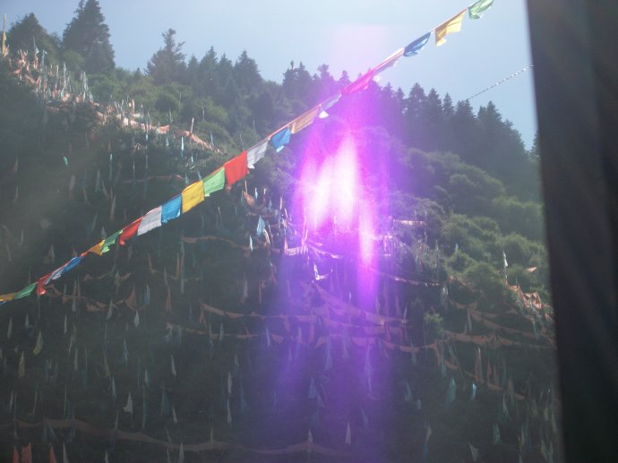 益西寺法会上的佛光 益西寺法会上的佛光