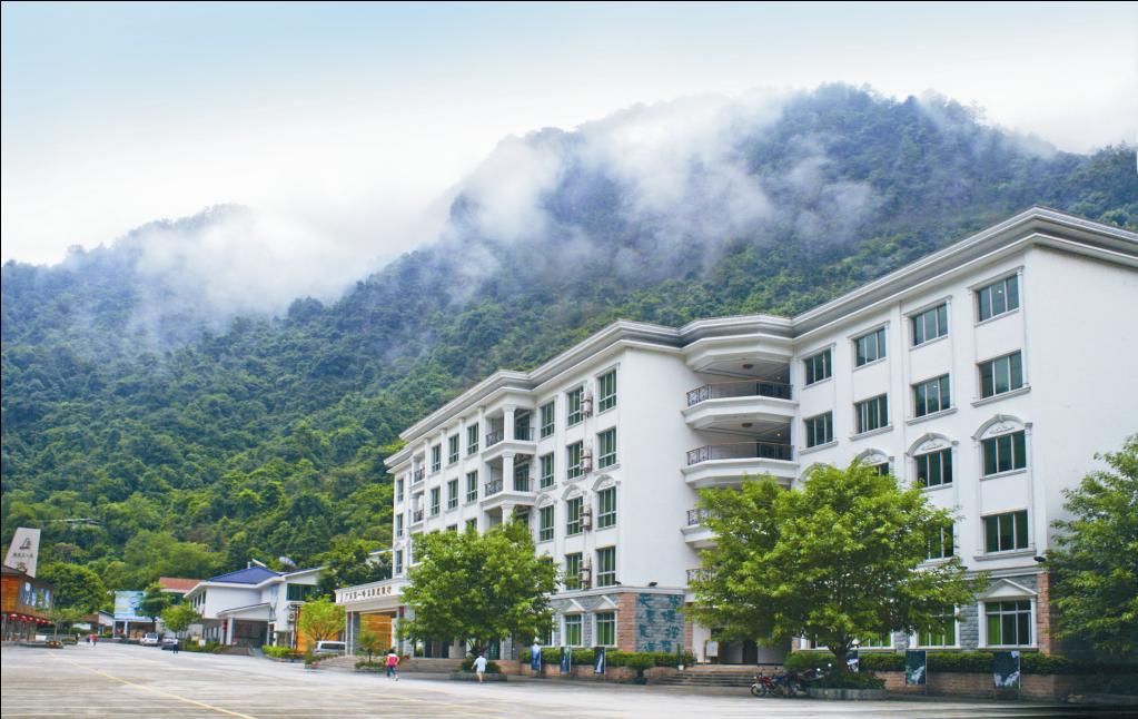 广东第一峰温泉度假村(清远阳山县天泉度假村) 广东第一峰温泉度假村(清远阳山县天泉度假村)