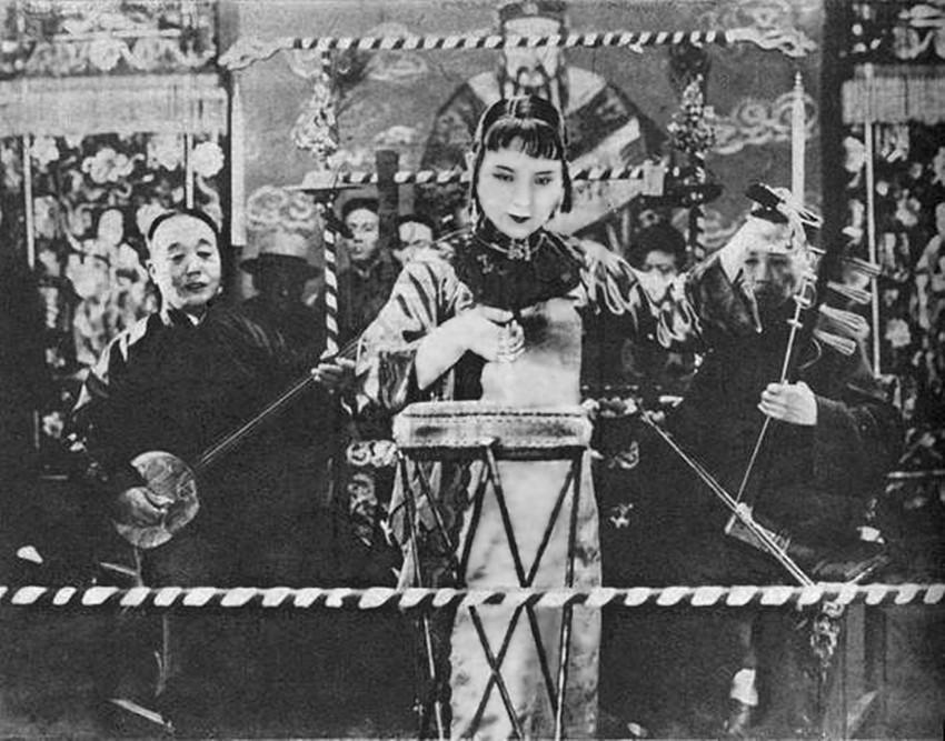 歌女红牡丹(1931年张石川执导电影) 歌女红牡丹(1931年张石川执导电影)