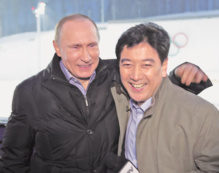 普京拥抱水均益 普京拥抱水均益