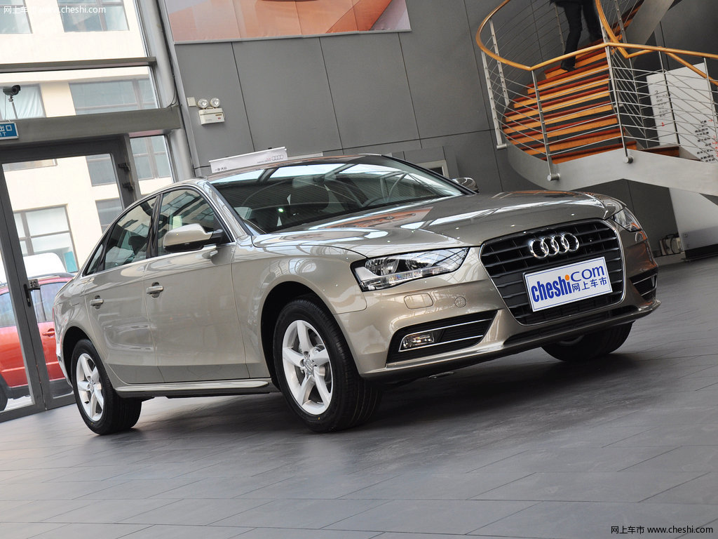 奥迪A4L 2013款 30 TFSI 手动舒适型 奥迪A4L 2013款 30 TFSI 手动舒适型