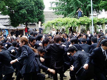 日本“黑客帝国”快闪 日本“黑客帝国”快闪