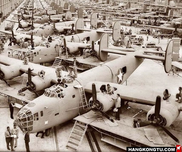 B-24“解放者”轰炸机的生产车间v B-24“解放者”轰炸机的生产车间v
