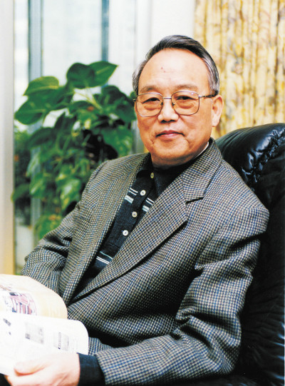 王佛松 王佛松