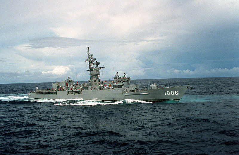 1990美国布立顿号巡防舰开进波湾海域 1990美国布立顿号巡防舰开进波湾海域