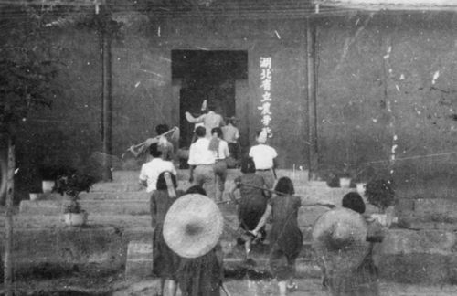 湖北省立农学院金子坝校园(中央通讯社记者 蔡述文 摄) 湖北省立农学院金子坝校园(中央通讯社记者 蔡述文 摄)