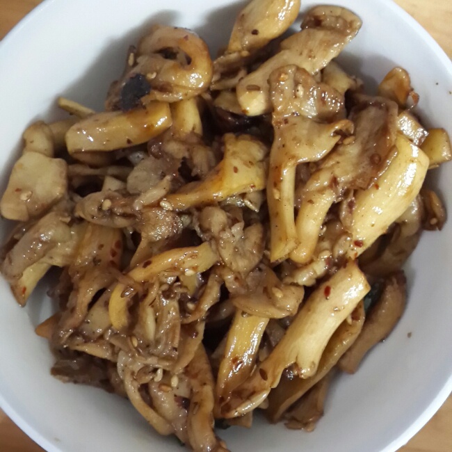 烧烤料炒蘑菇 烧烤料炒蘑菇