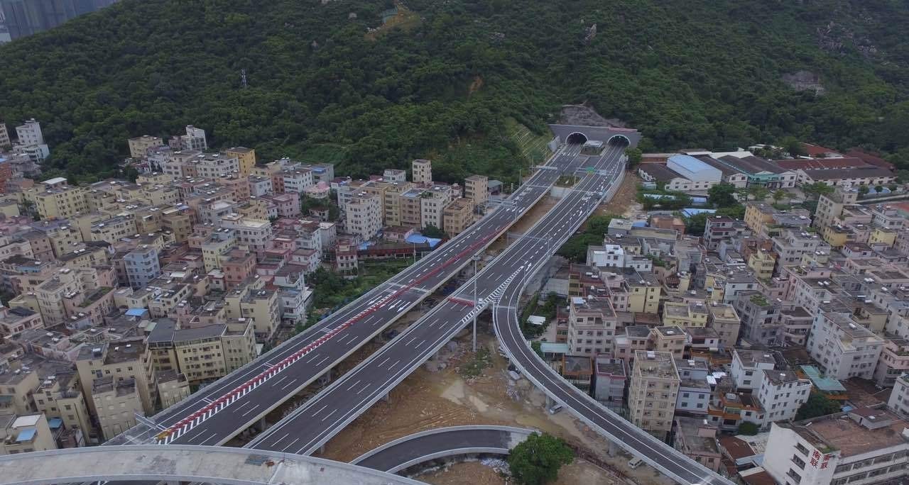 港珠澳大桥加林山隧道