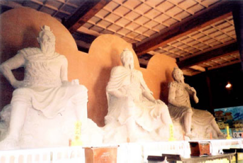 “三祖”塑像 “三祖”塑像