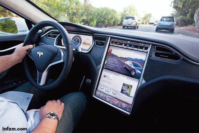 特斯拉(Tesla)Model S 测试版轿车内饰。 特斯拉(Tesla)Model S 测试版轿车内饰。