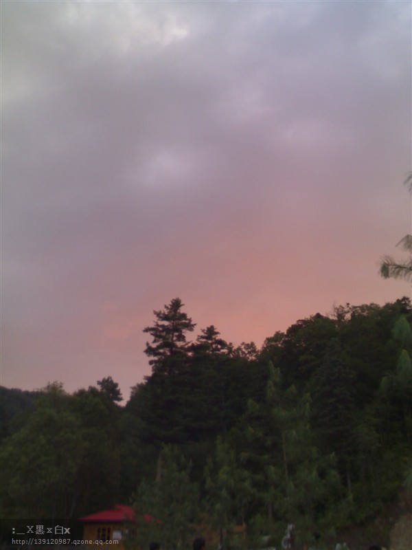 夕阳西下,景色怡人。 夕阳西下,景色怡人。
