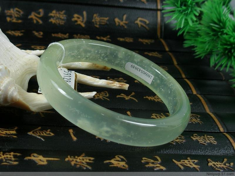 京黄玉手镯 京黄玉手镯