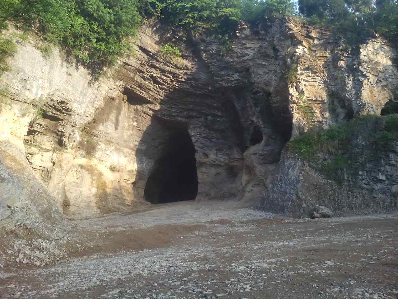 檀香洞 檀香洞