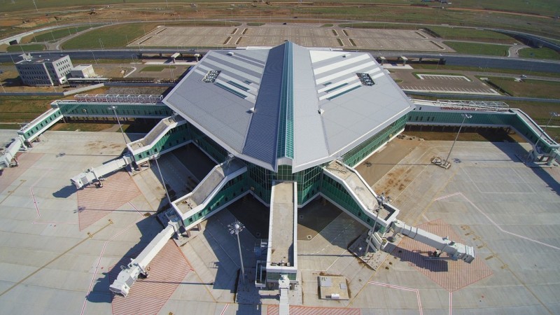 乌兰巴托市成吉思汗国际机场 乌兰巴托市成吉思汗国际机场