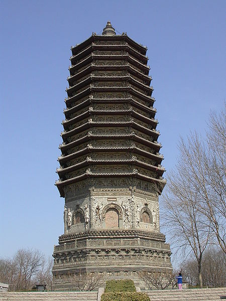 慈寿寺塔,建于明万曆四年,即1576年 慈寿寺塔,建于明万曆四年,即1576年