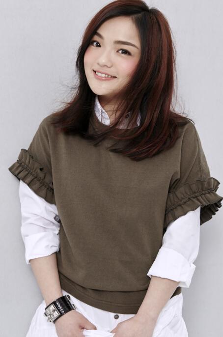 《潇洒走一回》演唱者:徐佳莹 《潇洒走一回》演唱者:徐佳莹