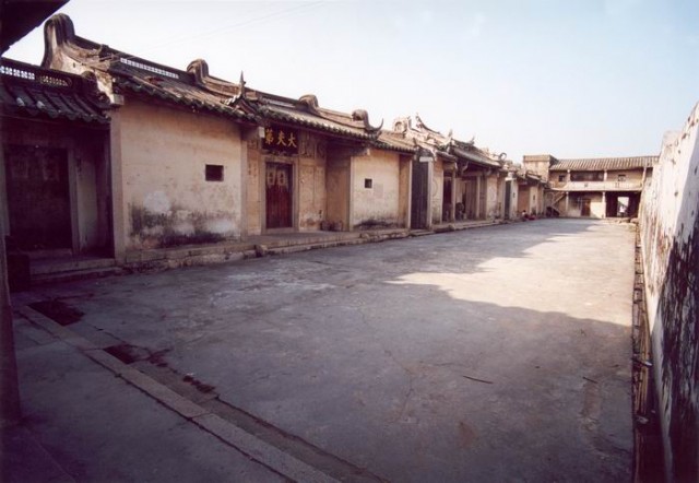 “四马拖车”建筑 “四马拖车”建筑