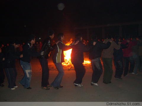 篝火晚会 篝火晚会