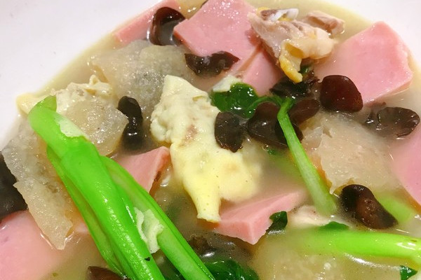 火腿肠三鲜汤 火腿肠三鲜汤