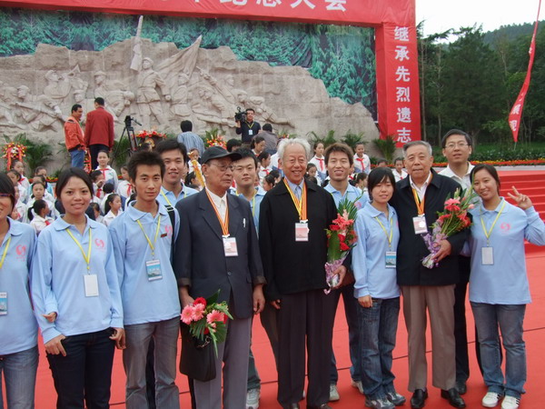 济南职业学院向先烈学习 济南职业学院向先烈学习